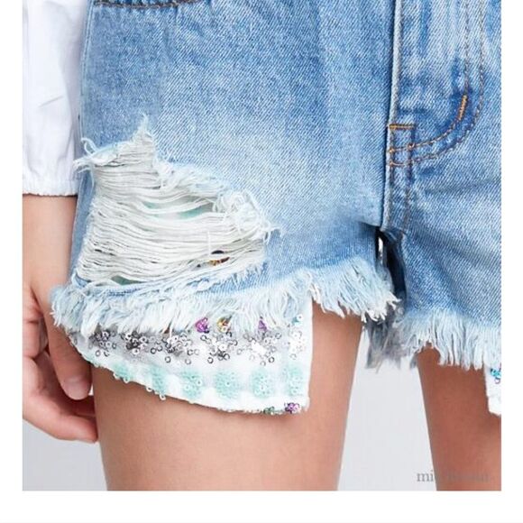 NWOT Hayden Los Angeles Distressed Denim Cutoffs with Sequined Pockets S - Picture 1 of 11
